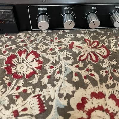 (Excellent) Warm Audio Bus-Comp 2-Channel VCA Bus Compressor 2020 - Present - Black image 3