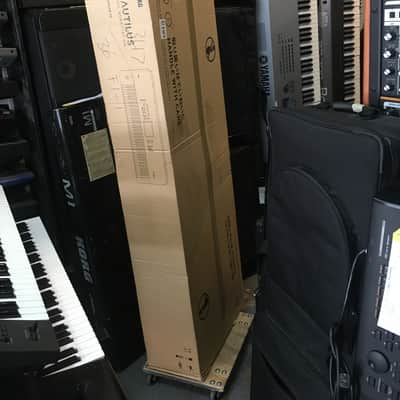 Korg NAUTILUS Music Workstation Keyboard 73 key //ARMENS//