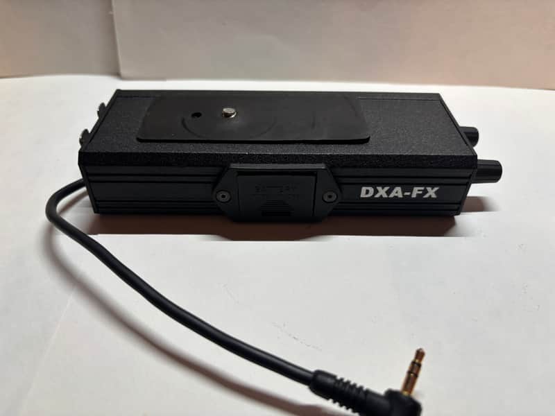 Beachtek DXA-FX - Black image 1