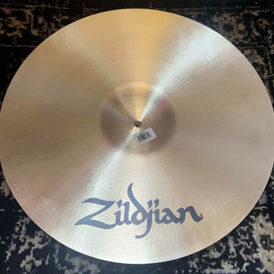 (MINT) Zildjian 18" A Medium Crash Cymbal - Traditional image 3