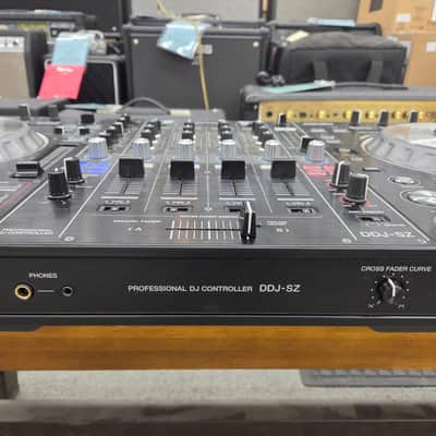 Pioneer DDJ-SZ 4-Channel DJ Controller  - Black Bild 15