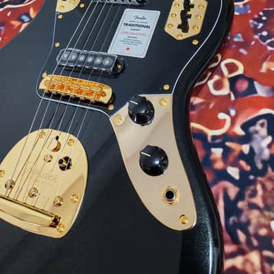 *NEW IN BOX* 2026 Fender Japan Limited Edition Traditional Collection, 60's Jaguar Black Pearl Gold with Matching Headstock, MIJ image 4