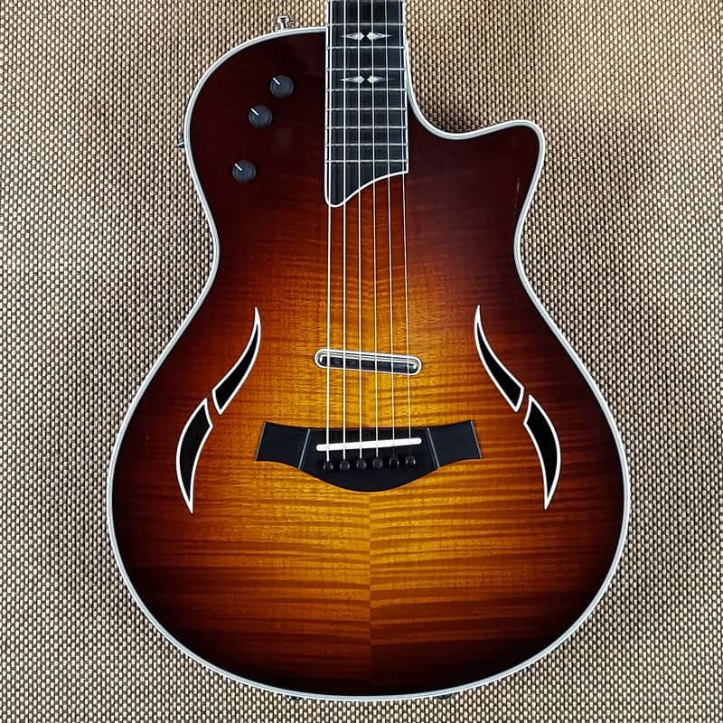 Taylor T5z Pro 2011 Sounds Great Plays Great (A-59) image 1