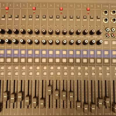 Zoom LiveTrak L-20 Digital Mixer / Recorder 2010s - Grey / Blue image 3
