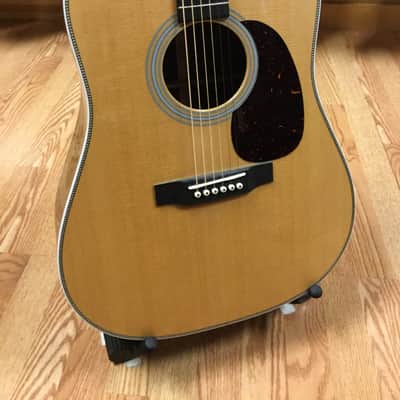 Martin  HD28 Natural image 1