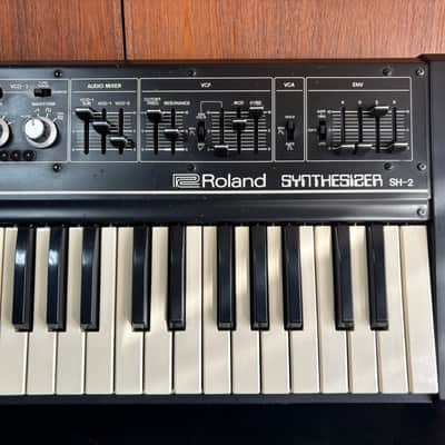 Roland SH-2 vintage analog synthesizer Perfect Working w/ original case image 3