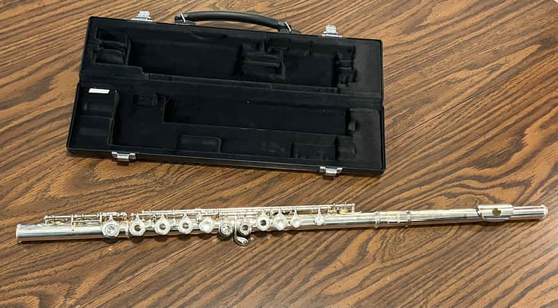 Yamaha YFL-261 Standard Open Hole Flute | Reverb