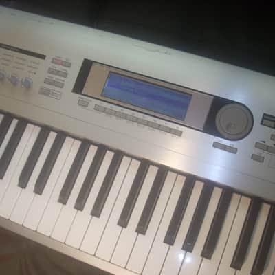 Korg Triton LE 88 key Synthesizer image 3