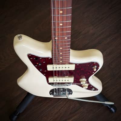 Fender Vintera '60s Jazzmaster Olympic White with Pau Ferro Fretboard image 12