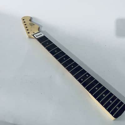 21 Frets Rosewood Fingerboard Guitar Strat Style Maple Neck image 7