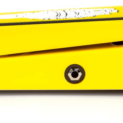 Dunlop KH95Y Kirk Hammett Signature Cry Baby Wah - Yellow image 4