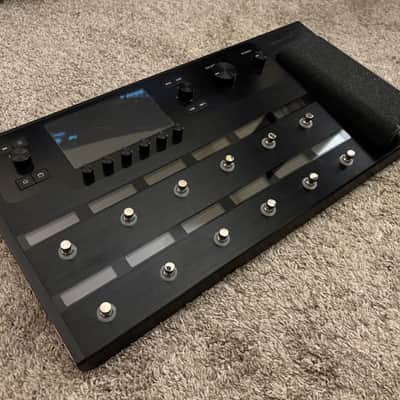 Line 6 Helix Multi-Effects Guitar Pedal & bag image 6