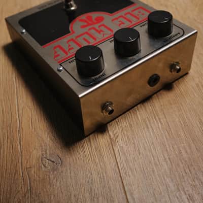 Electro-Harmonix Big Muff Pi 2000 - Present - Silver / Black / Red image 2