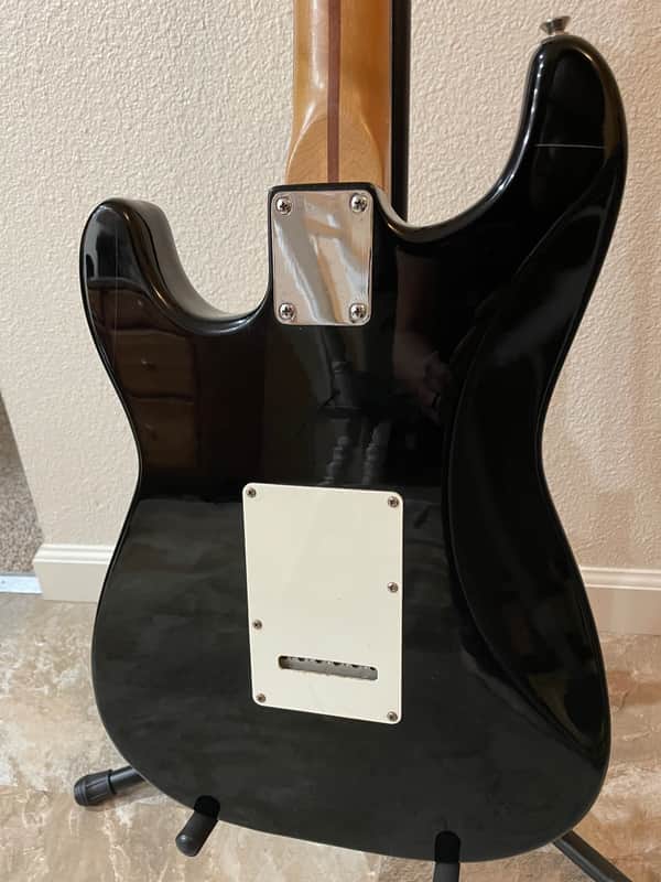 ギター Fender Stratocaster Made in Korea SSS Fender Stratocaster