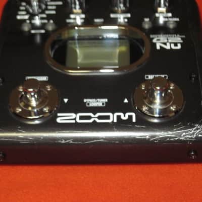 lightly used (most areas / sides are very clean- the FRONT side has several visible scratches) ZOOM G2NU GUITAR EFFECTS & USB AUDIO I/F PEDAL (comes with batteries) image 4