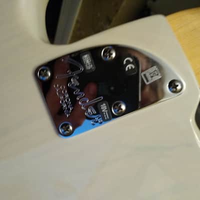 Fender P-Bass Deluxe 2016 Translucent White USA , WOW image 16