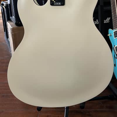 Fender  Tom DeLonge Signature Starcaster - Satin Olympic White 6lbs. 4.7oz #ID24001835 image 5
