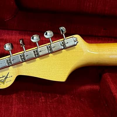 Fender 1954 Stratocaster*fine example of the discontinued 70th Anniversary LIMITED EDITION*USA Custom Shop*fantastic 1-Piece Maple Neck*wide-fade nitro sunburst*sounds/plays/looks great*a top investment & a perfect vintage collectible*weight=only 3.5kg Bild 9