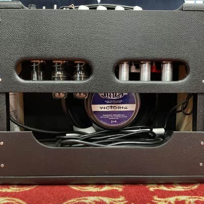 Victoria Broadway Deluxe image 6