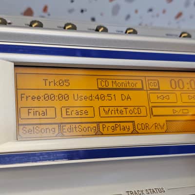 Korg D1600 16-track digital recording studio with built-in mixer image 11