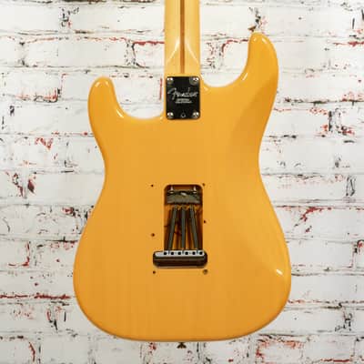 Fender - 2004 American Series Stratocaster - Electric Guitar - Butterscotch Blonde - w/OHSC USED image 5