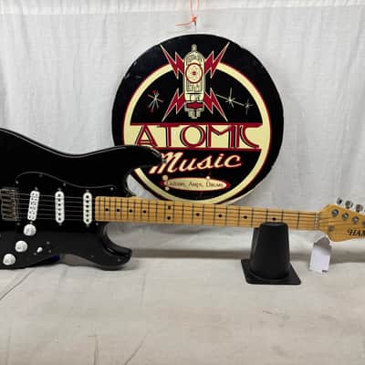 Hamer USA Daytona Guitar S-style with Case - Black / Maple neck image 2