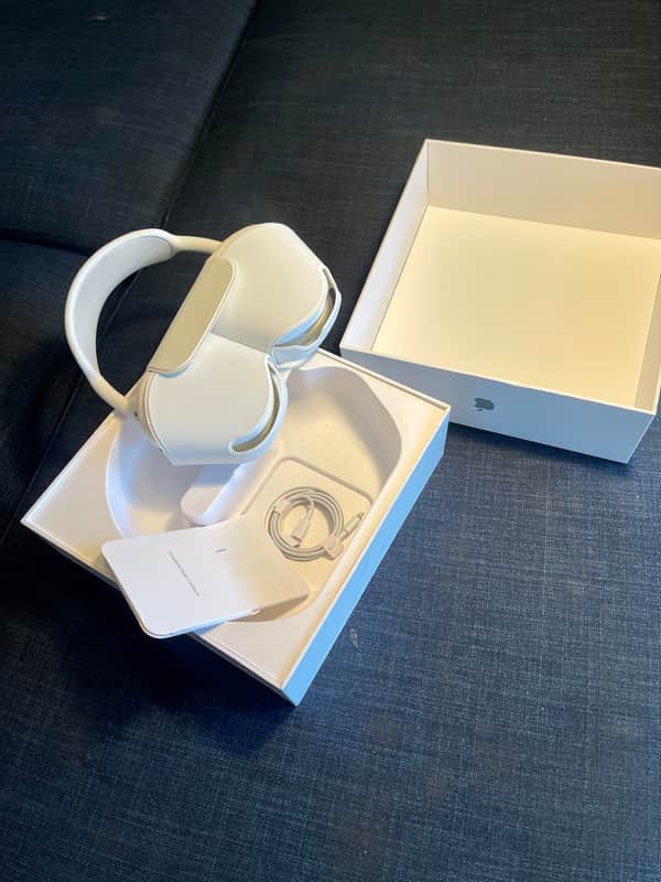 Unsatisfied? You Have 3 Days to Return! Apple AirPods Max Silver image 1