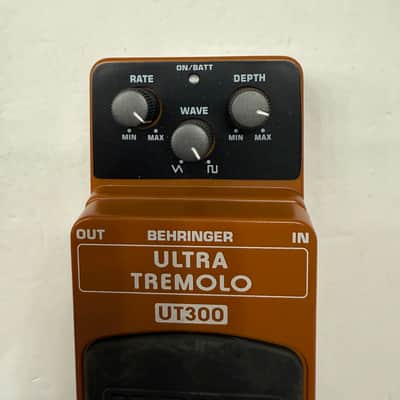 Behringer UT300 Ultra Tremolo Guitar Effect Pedal image 2
