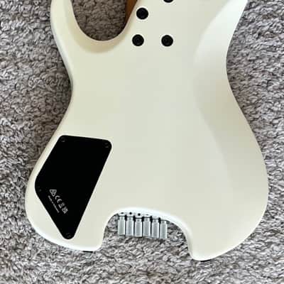Ibanez ICHI10VWM Ichika Signature Headless Electric Guitar, Vintage White Matte image 4