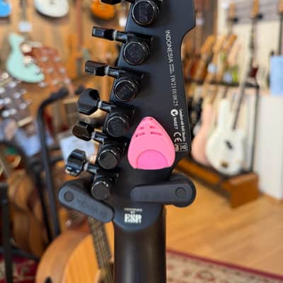Immagine ESP LTD Phoenix Black Metal w/ Evertune 2021 - 5
