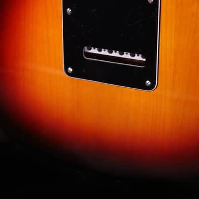 Fender American Deluxe Stratocaster, 3 Color Sunburst, 2005 - USED image 3
