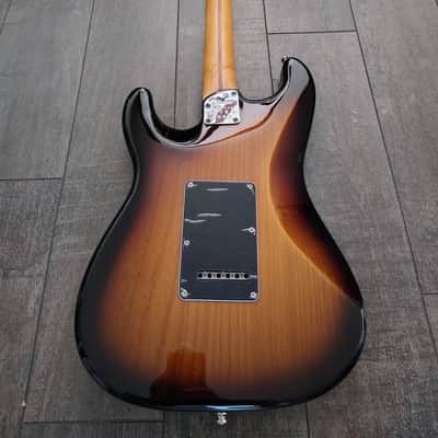 Fender American Ultra Luxe Stratocaster 2021 2-Color Sunburst Stainless Frets w/ Case image 4