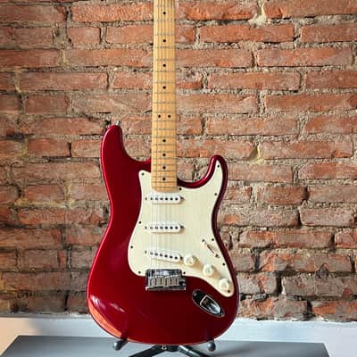 Fender American Standard Stratocaster with Matching Headstock, Maple Fretboard 1995 - Candy Apple Red image 2