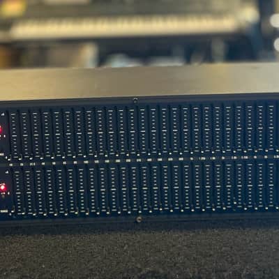 DBX 1231 Dual Channel 31-Band Graphic Equalizer EQ Rackmount Unit w/ Power Cable image 4
