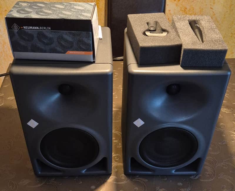 Neumann KH150 (Pair) incl. MA 1 Alignment System image 1