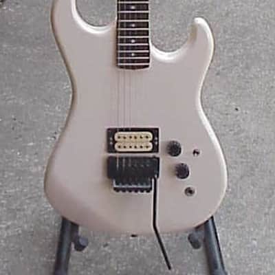 Kramer Pacer 1981 White Pearl Pink image 1