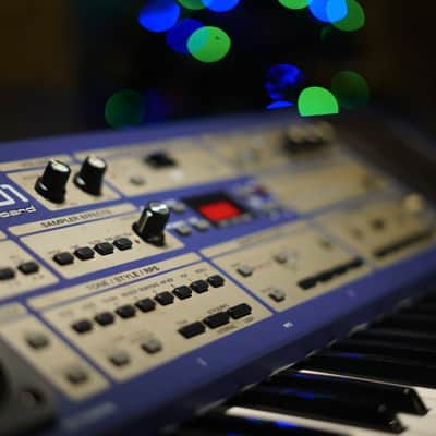 Roland EG-101 (1999) - rare techno groovebox with built in speakers image 4