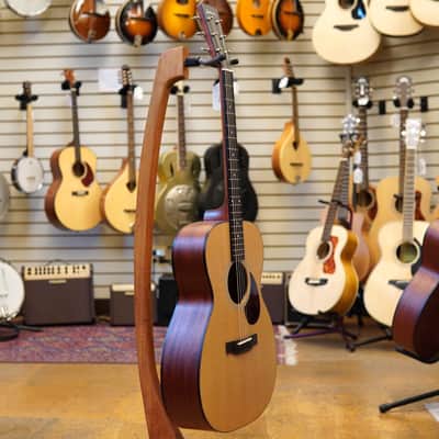 Eastman E1OM Sitka Spruce/Sapele Acoustic Guitar w/Padded Gig Bag image 5