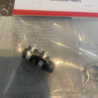 Fender MONO R/A AMP JACK, 4-PIN image 2