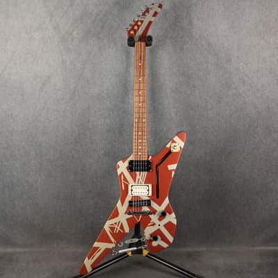 EVH Striped Series Shark Guitar - Burgundy with Silver Striped - 2nd Hand image 2
