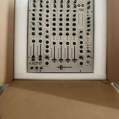 Allen & Heath XONE:96 Professional 6+2-Channel DJ Mixer 2018 - Present - Silver image 1