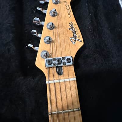 Fender Stratocaster with Maple Fretboard - Olympic White image 15