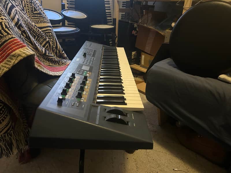 Yamaha AN1x Virtual Analog Synthesizer 1997 - Blue