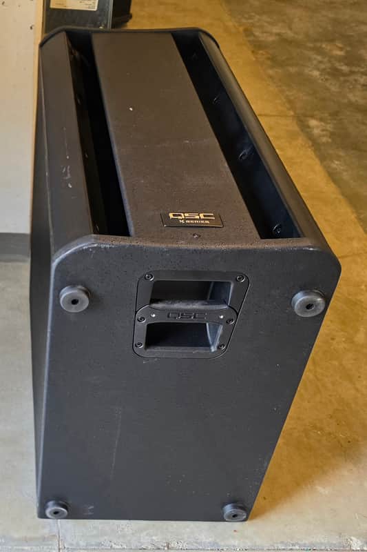 QSC KSUB 1000-Watt Dual 12" Active Subwoofer 2010s - Black image 1
