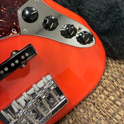 Fender Jazz Bass Player Plus Series 2021 - Fiesta Red image 5