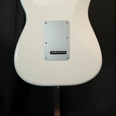 Fender American Ultra II Stratocaster with Maple Fretboard 2025 Avalanche image 8