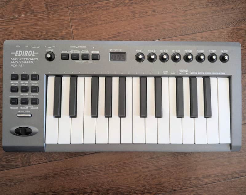 Roland Edirol PCR-M1 MIDI Keyboard Controller image 1