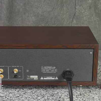 LUXMAN D-38u Conpact Disc Player in Excellent Condition image 10