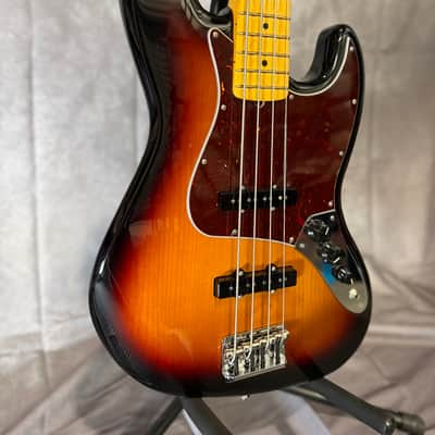 Fender American Professional II Jazz Bass 2023 - 3-Color Sunburst image 4