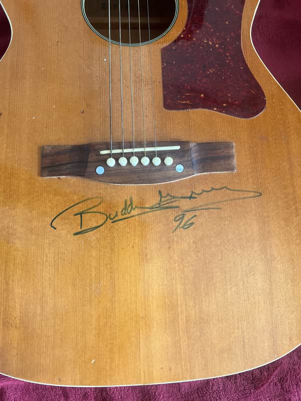 No name Acoustic signed by Buddy Guy image 1